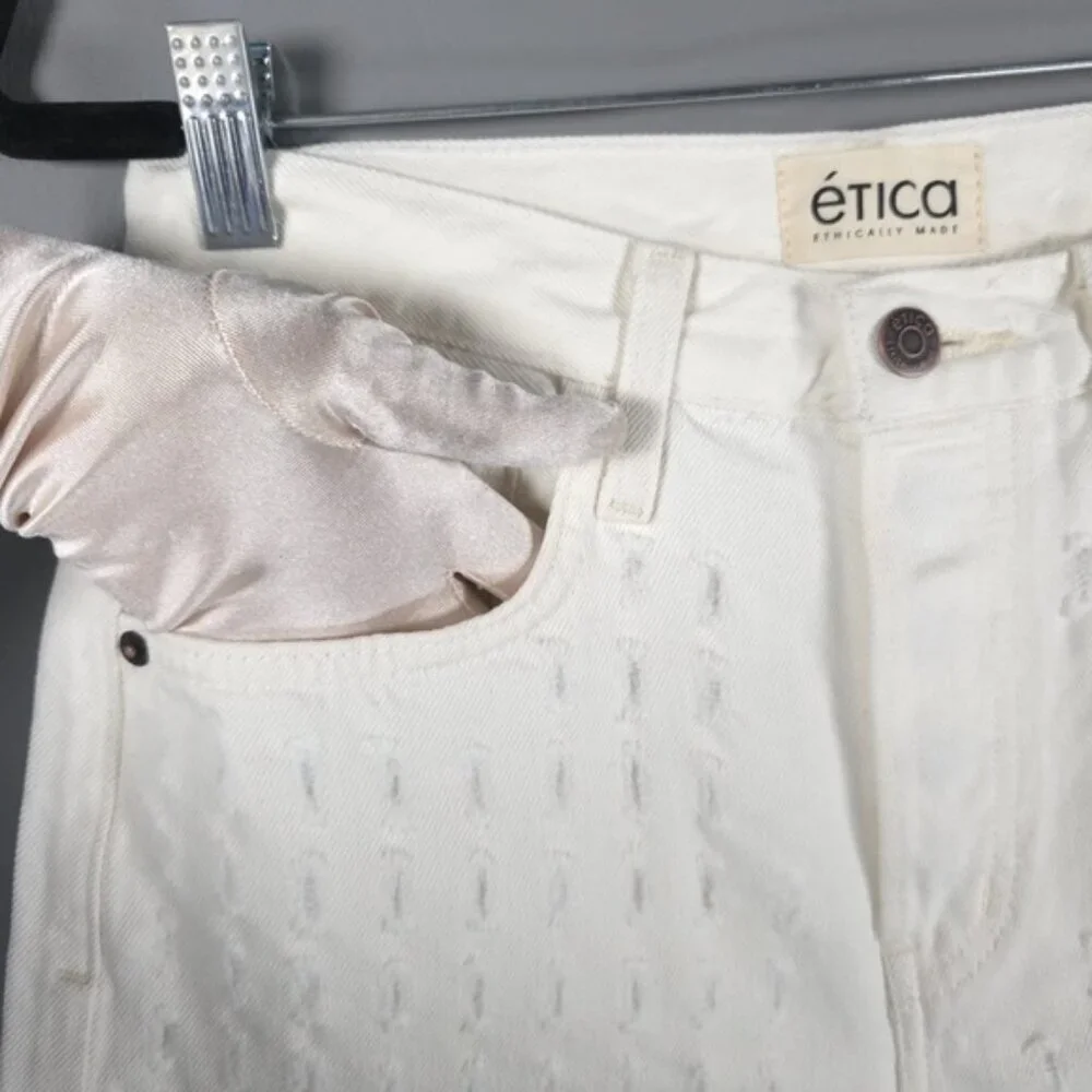 NWT etica NARIN RELAXED LONG SHORTS White Denim‎ Laser Vortex Raw Hem Size 24